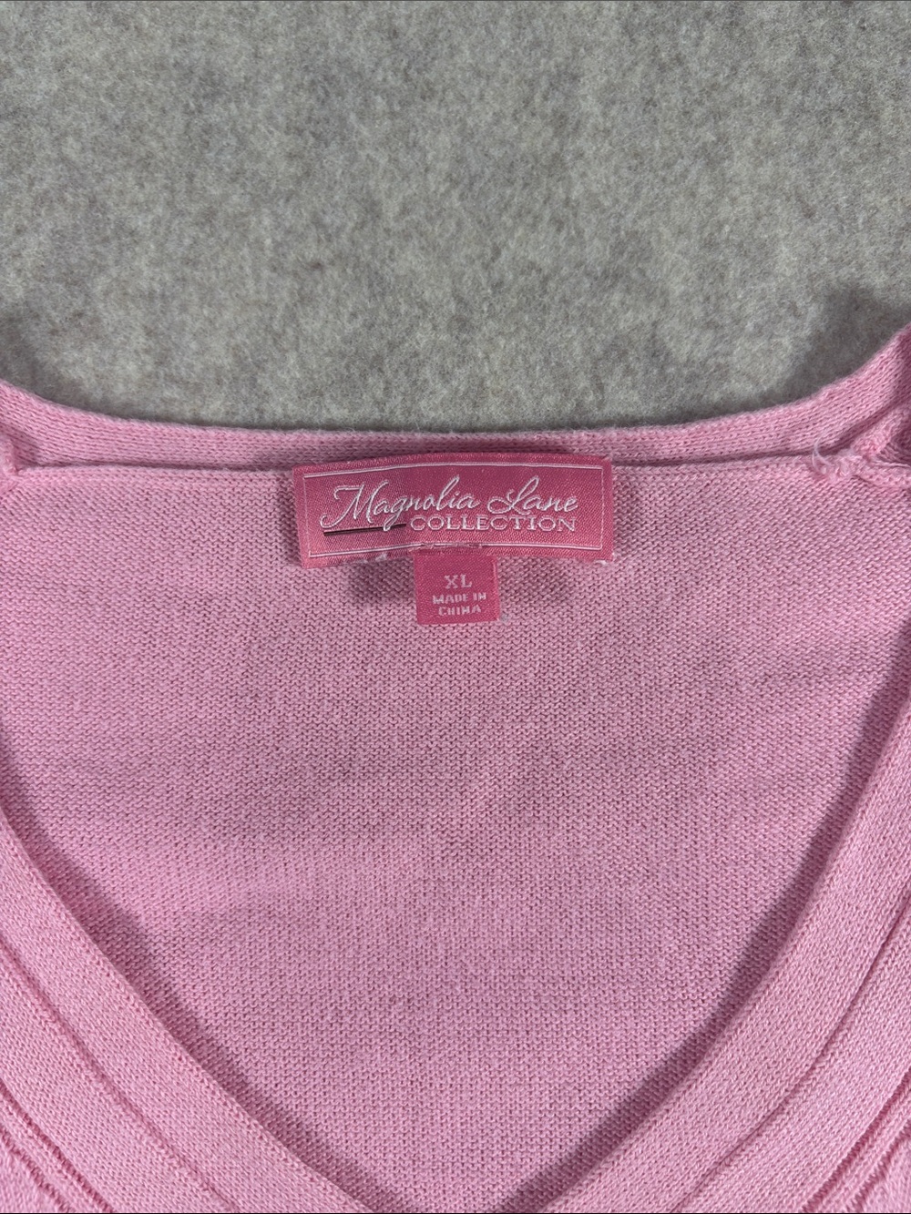Magnolia Lane Women’s Masters Pink V-Neck Cable-Trim Sweater size XL - Picture 2 of 5